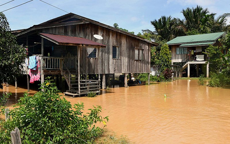 ‘Danger’ weather warning in Mersing, Kota Tinggi