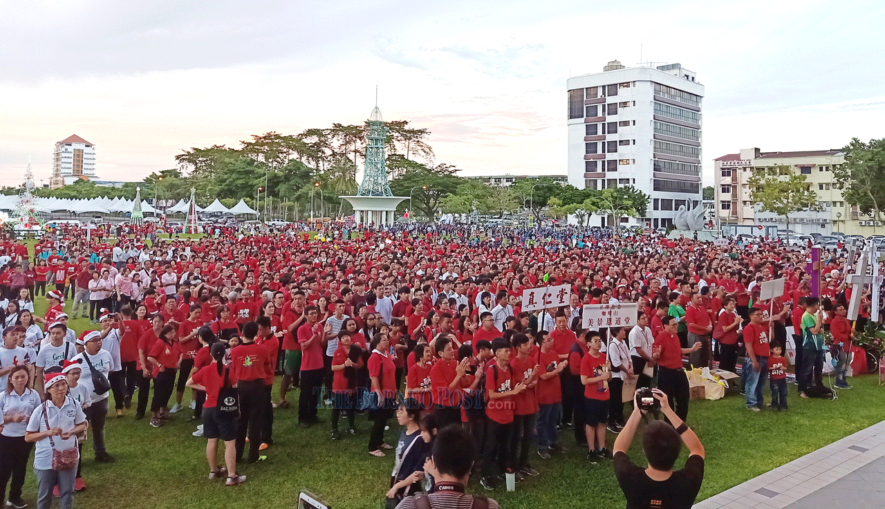 8,000 take part in annual Sibu Christmas Parade