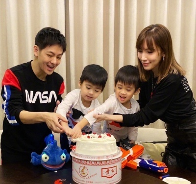 林志颖儿子长大了，Kimi身高直逼模特妈妈，一家罕见同框颜值太高