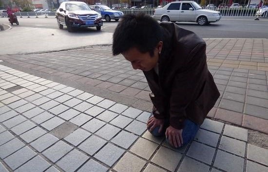 儿子入狱三年，儿媳改嫁富豪，儿子出狱时说一话，我把儿媳送进去