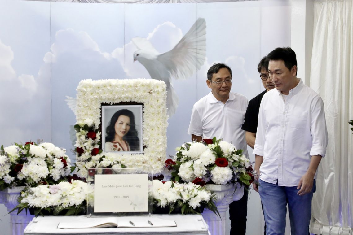 Former Channel 8 actress Lin Liyun given a sea burial