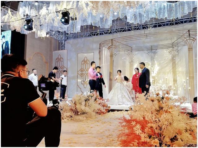 "“二婚女人的忏悔，我不该抛弃那个没钱没本事的男人”"