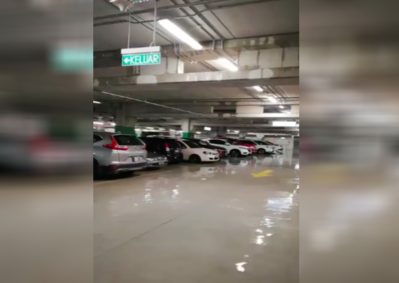 Downpour in KL leads to flood in Ikea carpark
