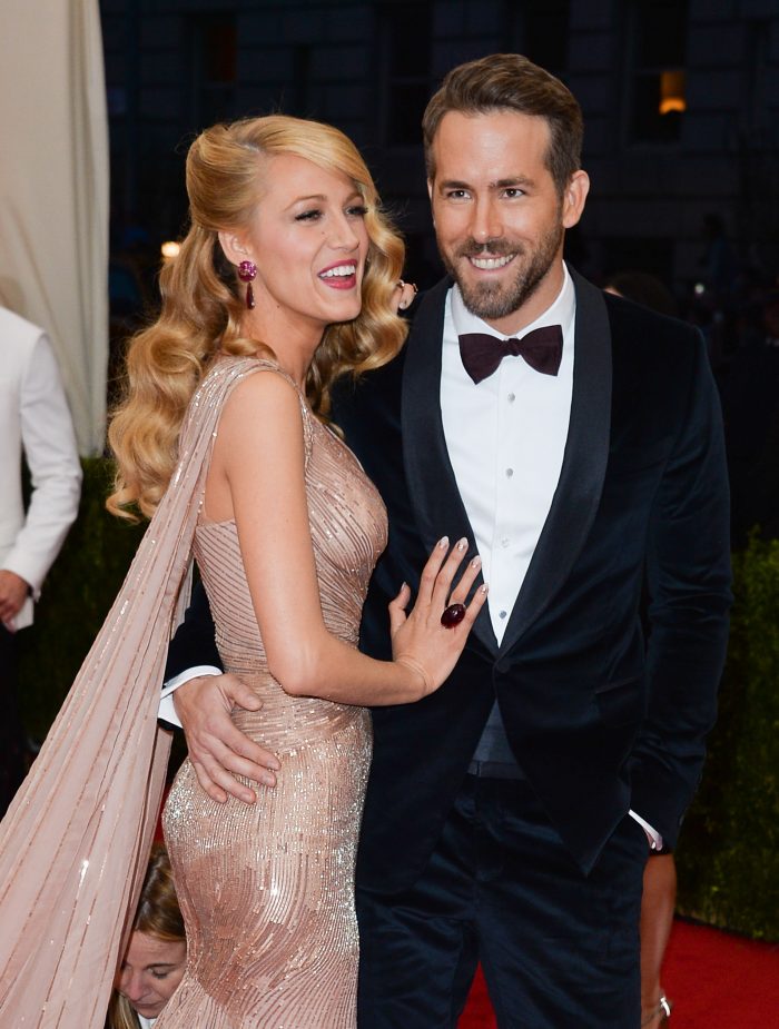 Blake Lively And Ryan Reynolds Couple Up At Taylor Swifts 30th Birthday Party Nestia 