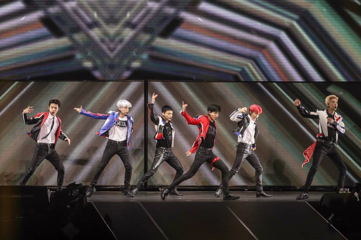 K-pop act EXO wows 10,000 fans at KL show