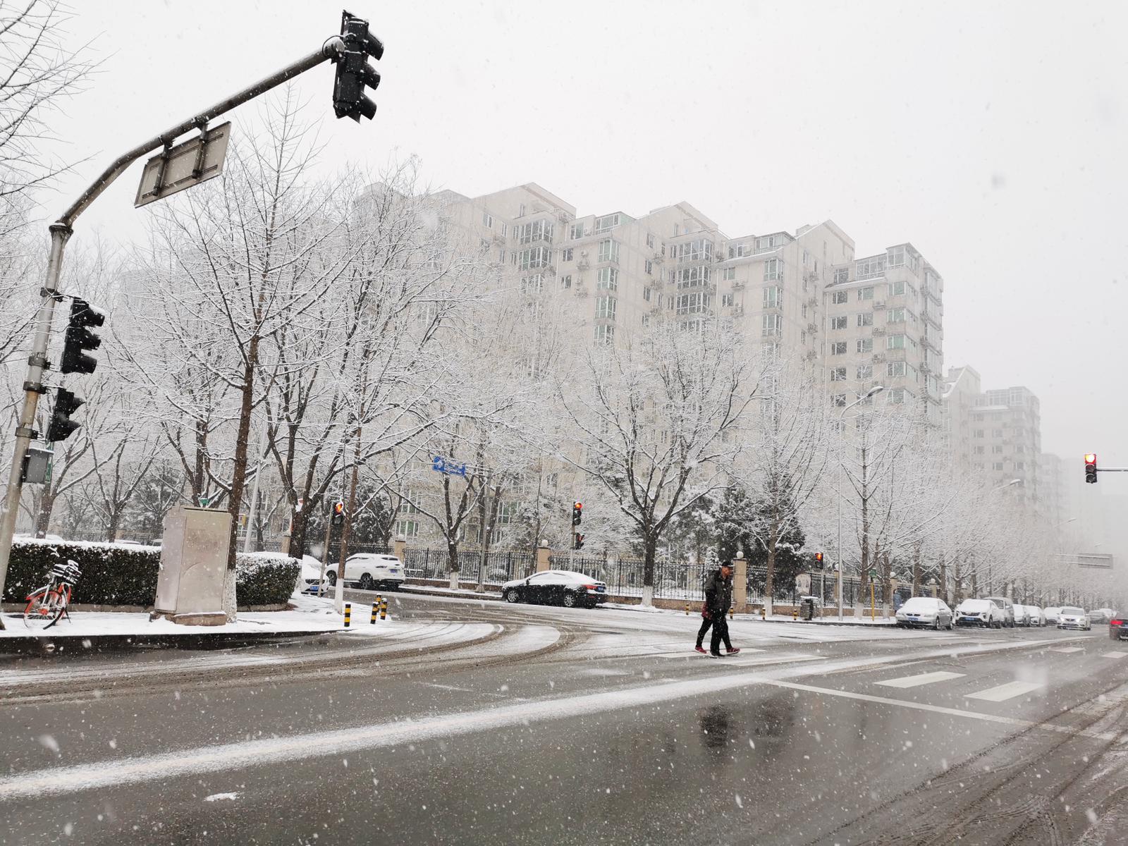 北京入冬第二场降雪 银装素裹