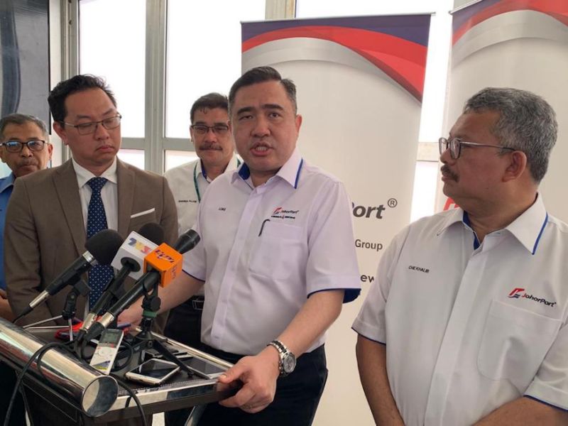 Don’t overload if you don’t want to be fined, transport minister tells truckers