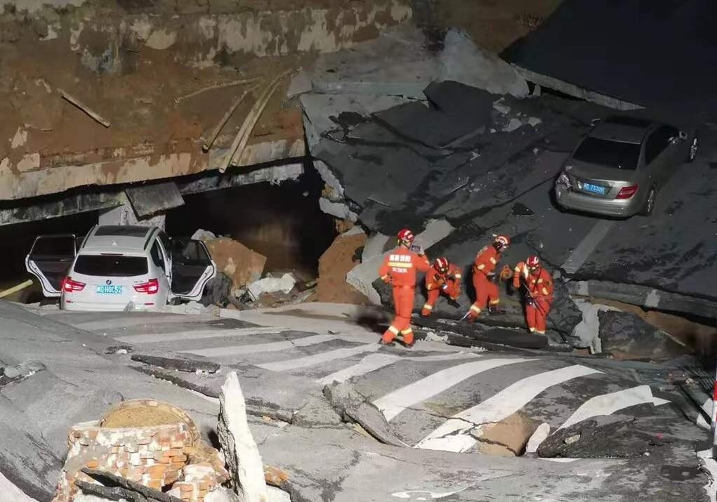厦门地铁工地路陷 当局称临时格构立柱超负荷
