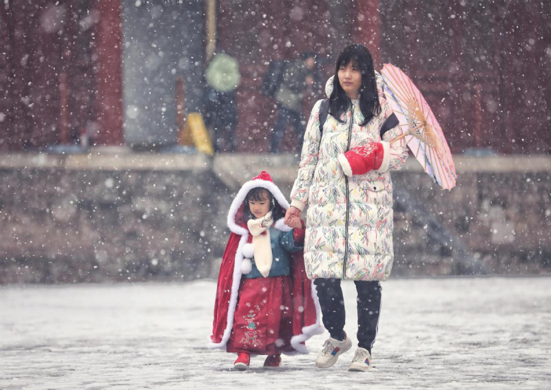 Wintry weather in China wreaking havoc with transportation across widespread areas