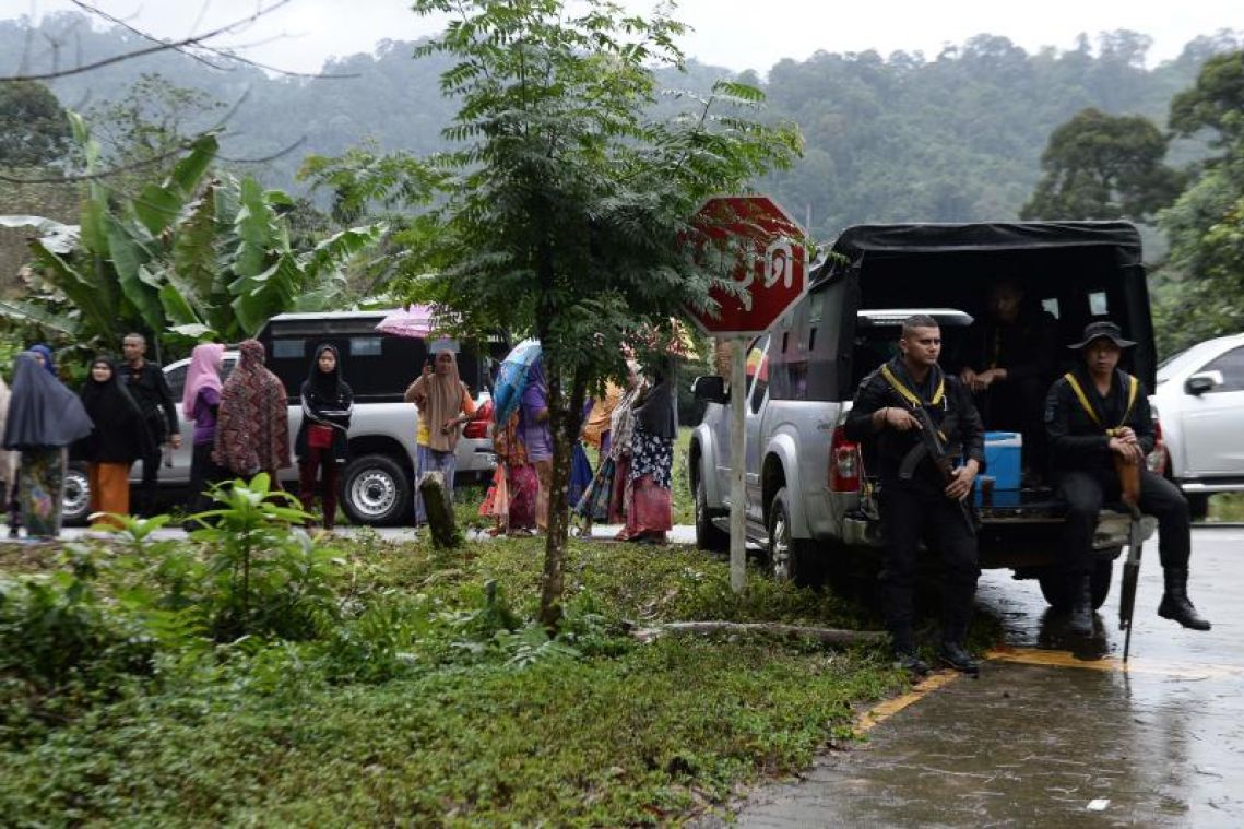 Thai army 'regrets' killing three Muslim civilians in south