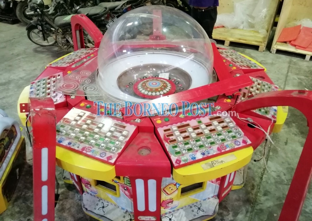 Customs seizes gambling machine declared as ‘furniture’ inside shipping container at Senari Port