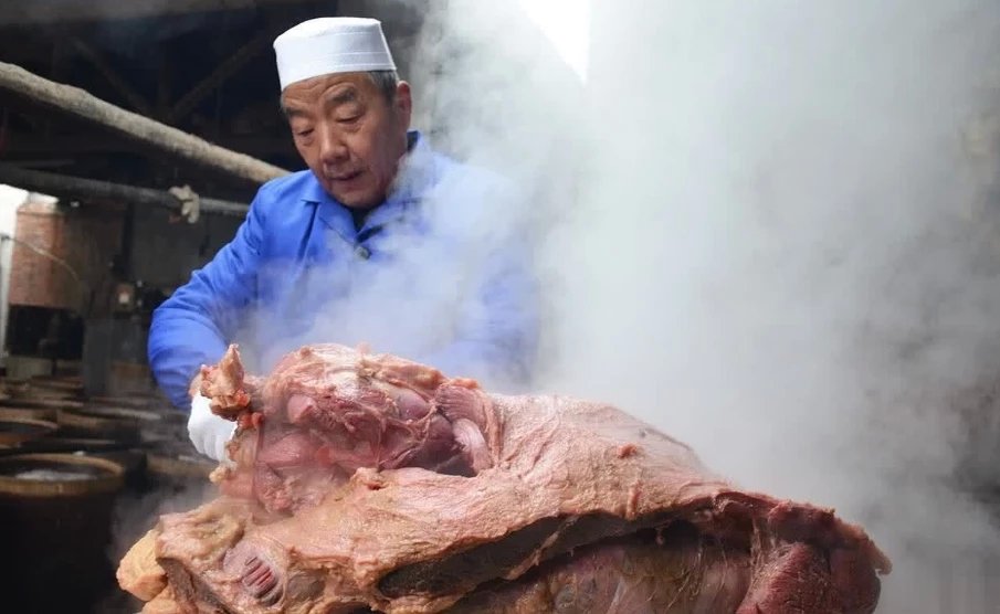 河南大爷五代卖“唐僧肉”，两次拒绝舌尖导演惋惜，网友：我吃过