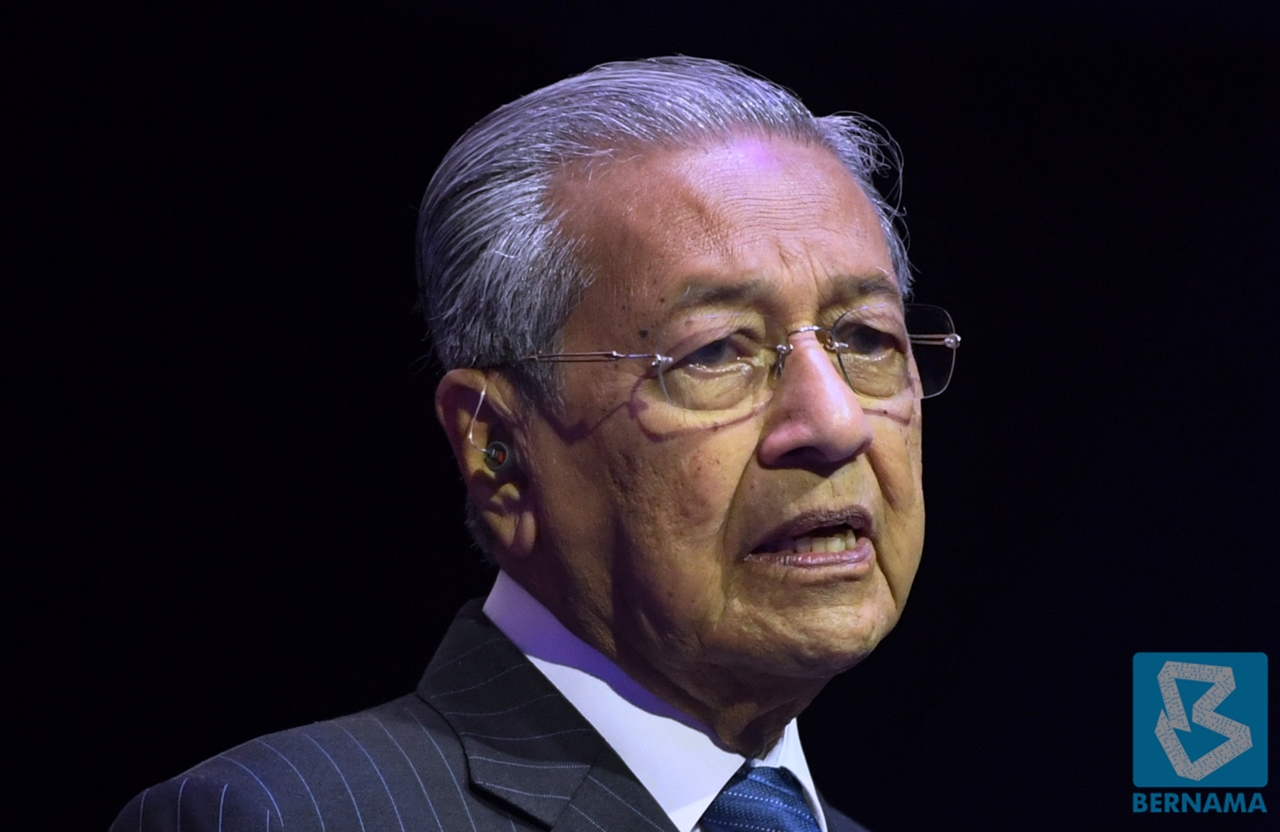 Latheefa’s release of recordings similar to police displaying seized items – Mahathir