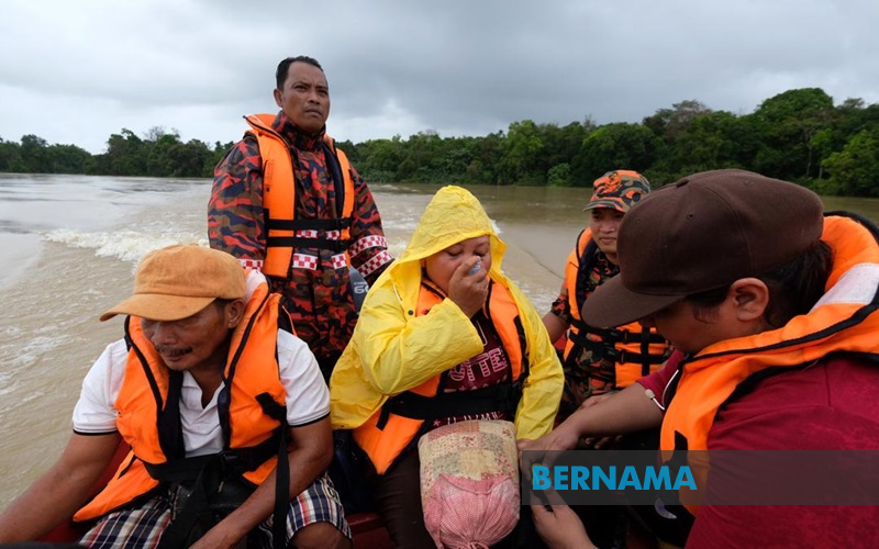 Asthmatic pregnant woman trapped by floods for five days rescued