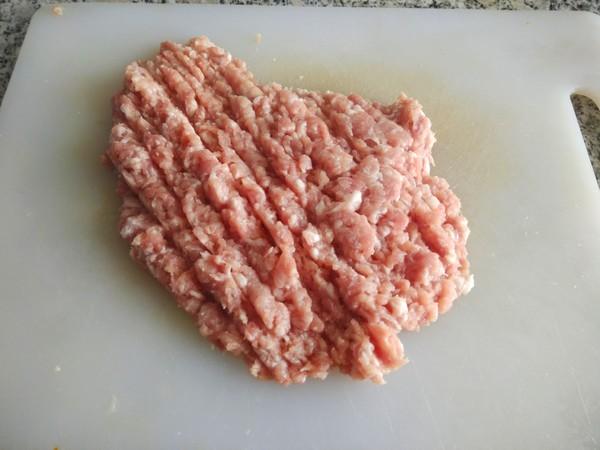 今日小雪，煮一锅热乎乎的汤，有肉有菜吃的过瘾，一家人都暖和