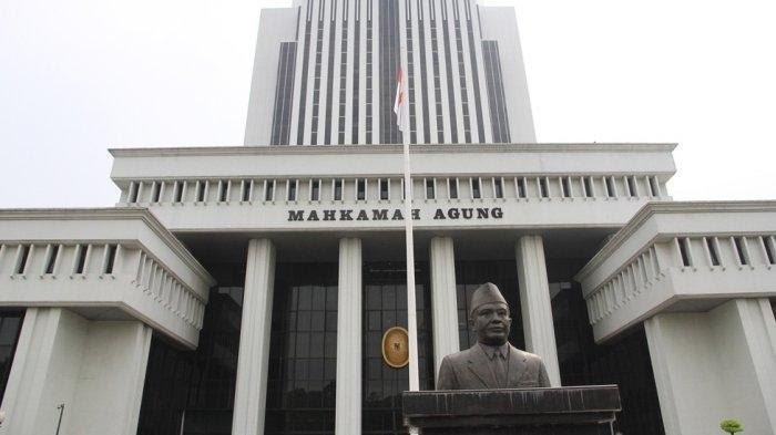 Supreme Court raises prison term for Polish man over treason, link with Papuan rebels