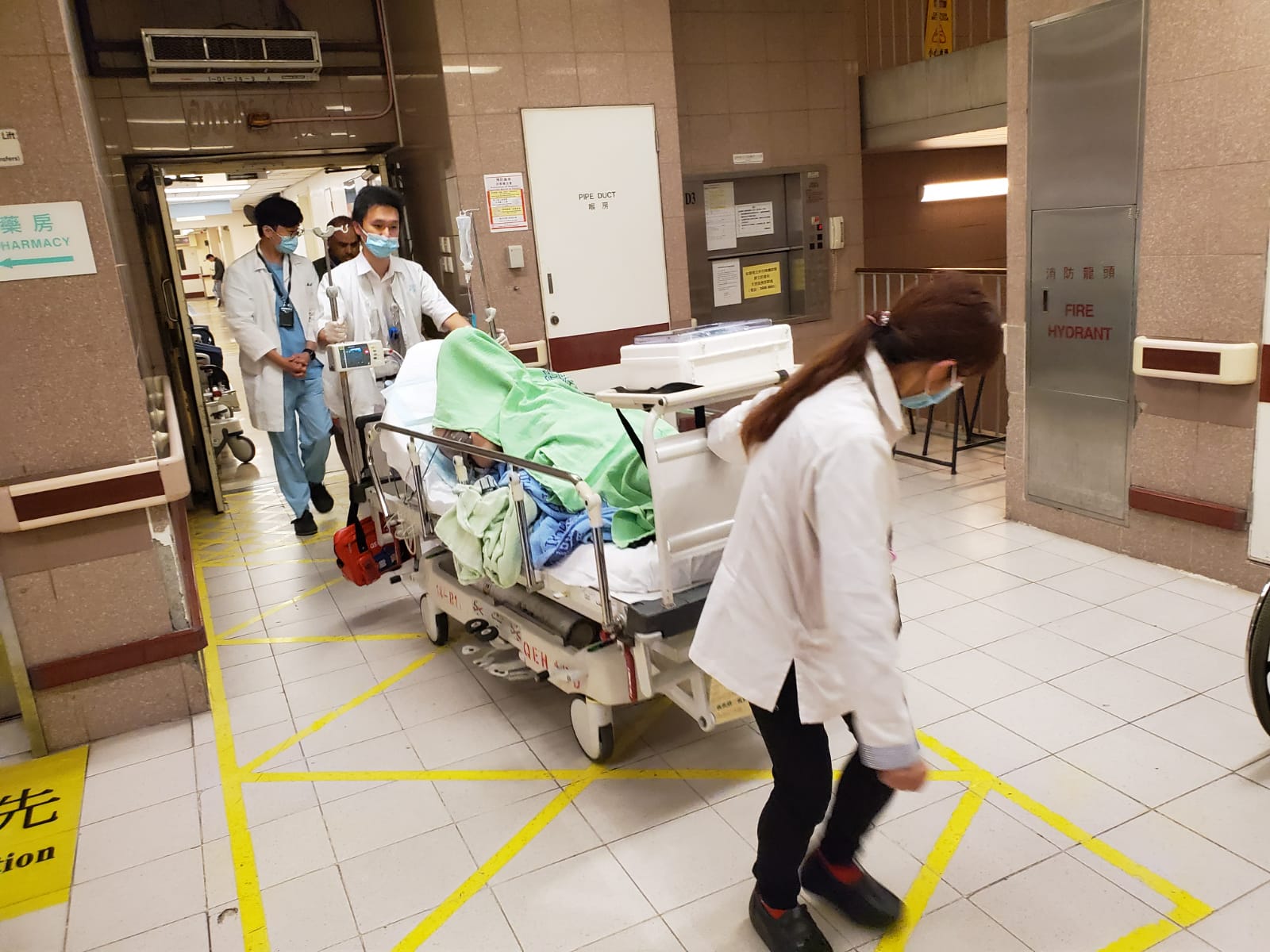 南亚男尖沙嘴清真寺外遇袭 胸部中刀自行求医