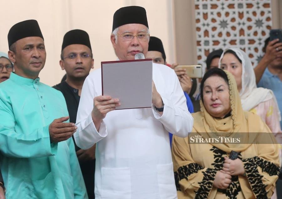 Najib swears oath denying he ordered Altantuya's murder