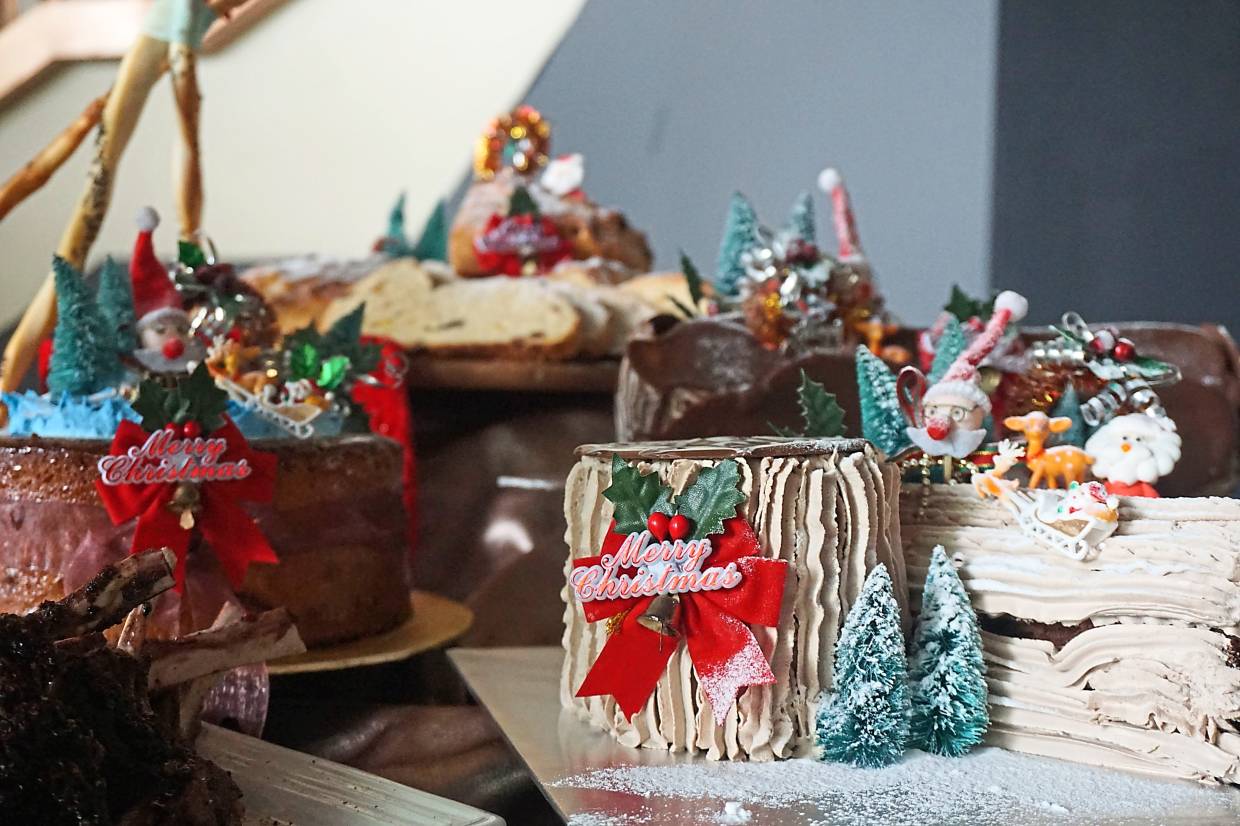A festive dining experience
