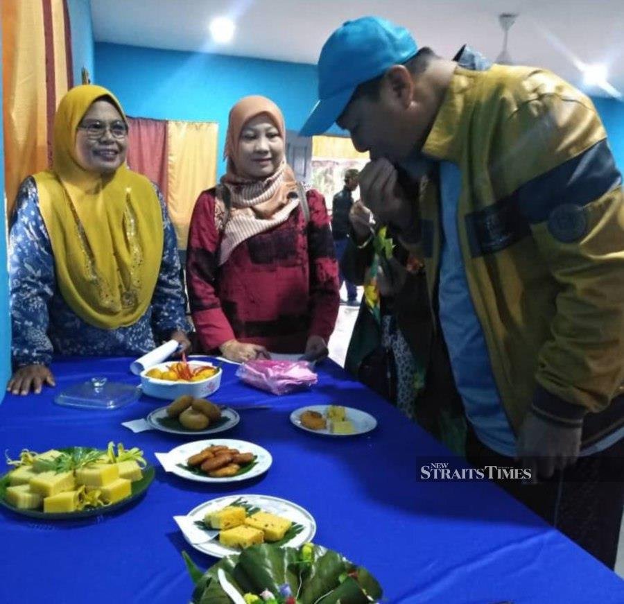 Kg Sri Meranti holds telematch to get mind off flood woes