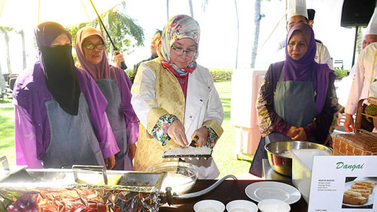 Raja Permaisuri urges associations to work together to empower women