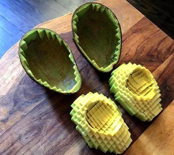 “强迫症”如何吃水果？石榴去皮不算啥，牛油果让人服气