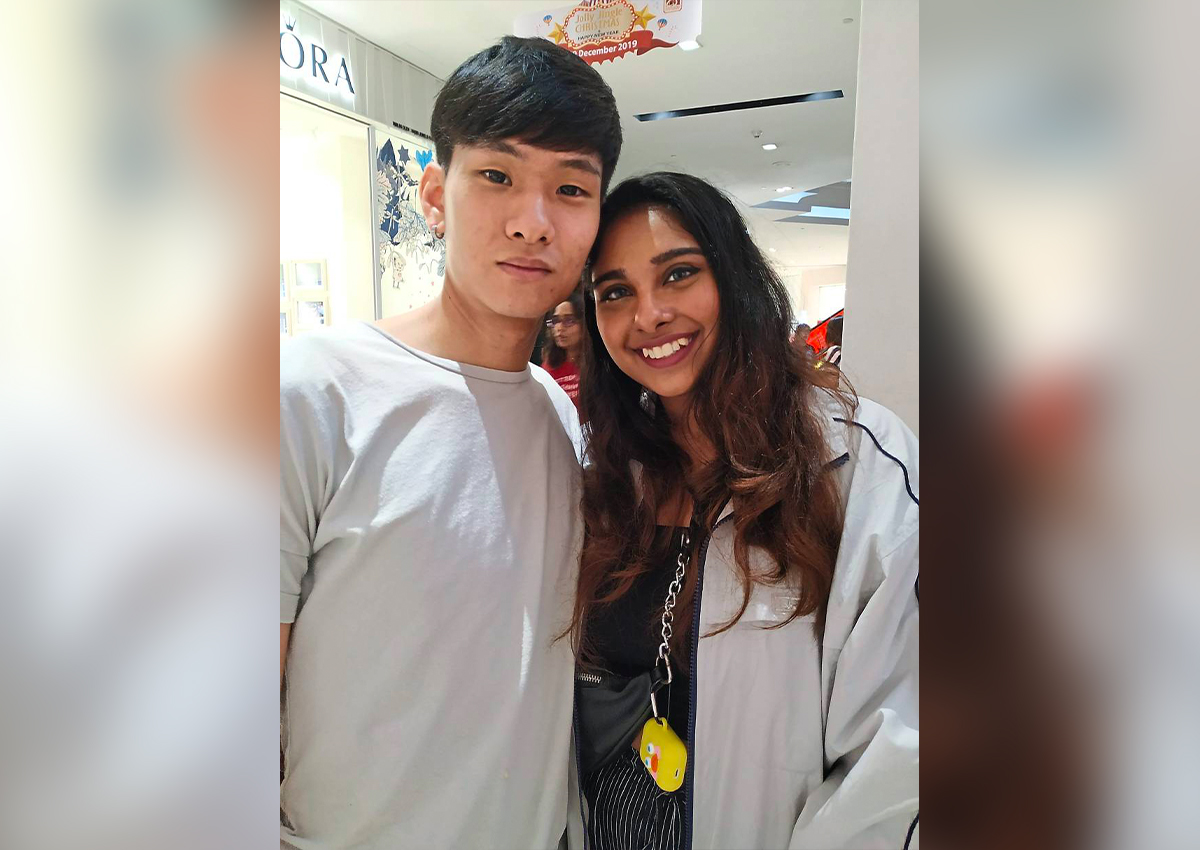 Singaporeans head to JB for great deals on Xmas gifts