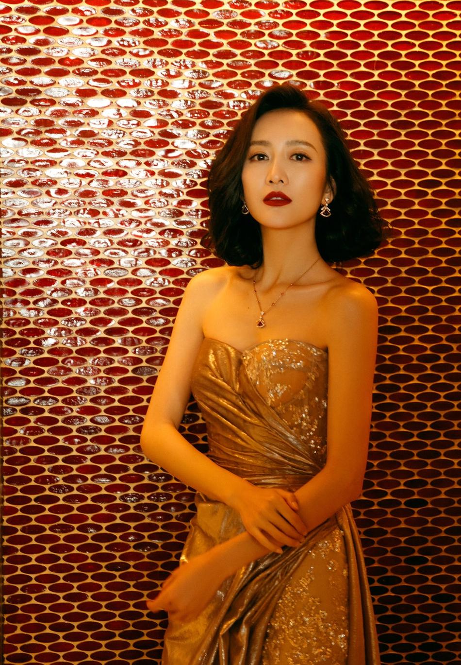仙女御姐"黑天鹅"比美!郑爽王子文王鸥谭松韵谁赢?