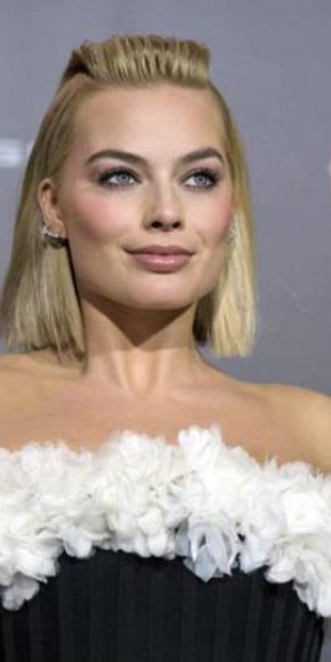 Margot Robbie Thought She Had Died After One Of Her First Big Award Shows Nestia 