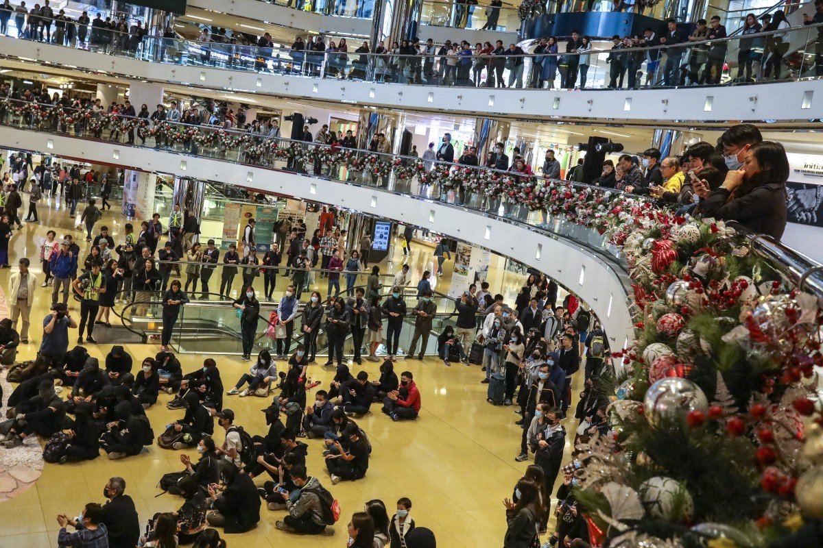 Can the term ‘cockroach’ actually be a compliment for Hong Kong protesters? Officers from police’s public relations unit contradict each other on pesky issue