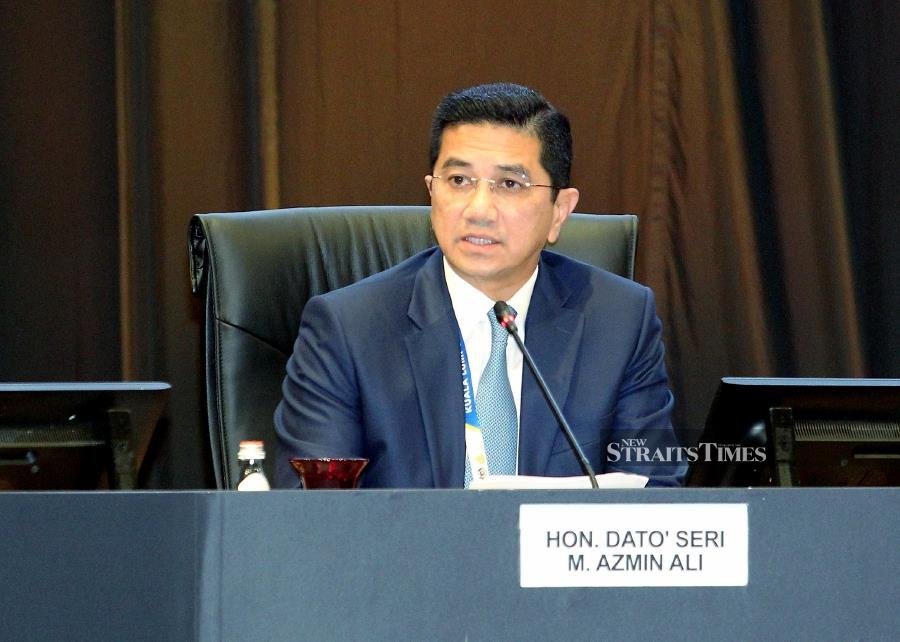 Reject bigotry, extremism and intolerance, says Azmin
