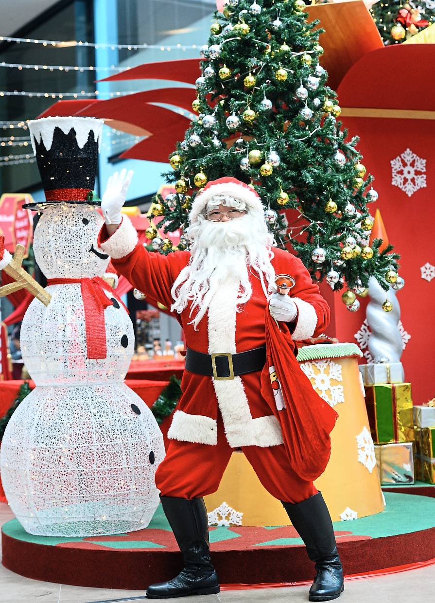 Ho ho ho! This Malaysian has played Santa Claus for 22 years!