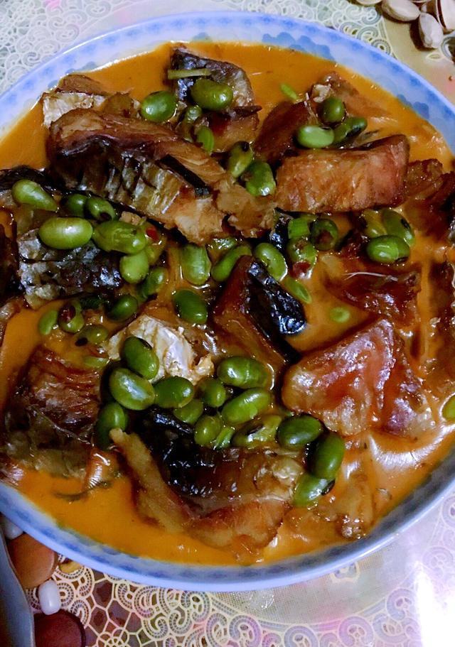 美食推荐：毛豆青鱼干，三香炒肉，麦豆炒鸡蛋，肉片炒蔬菜