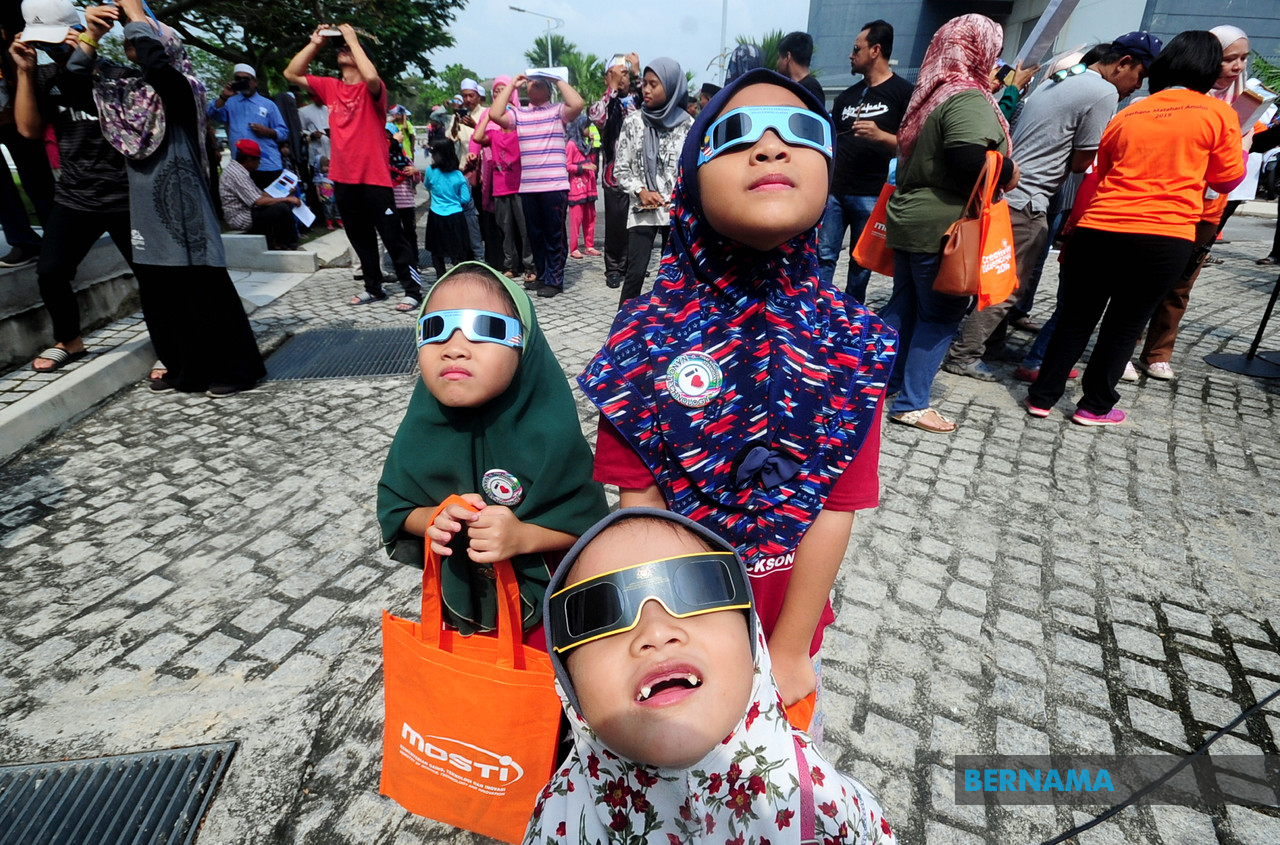 Annular solar eclipse: educational experience for younger generation