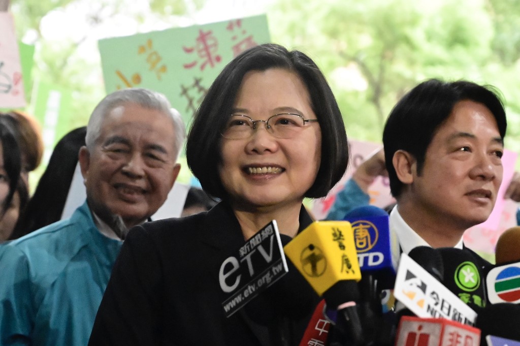 台学者：蔡英文或让两岸关系更僵 影响对外经济
