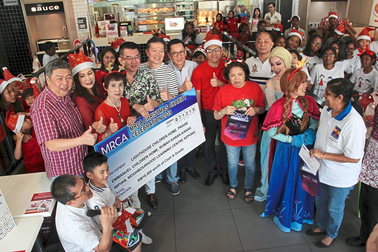 Retail body shares festive joy with children