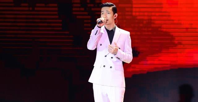 陈楚生回忆解约：被索赔227亿！湖南卫视主持人大张伟当场反驳