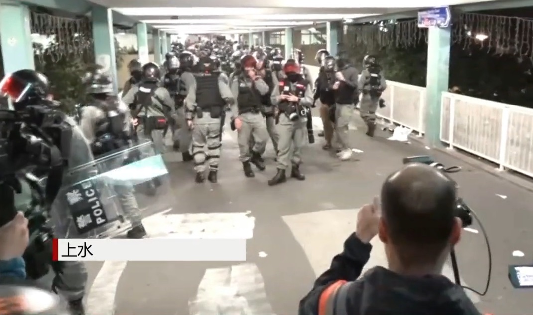【修例风波】数百人天水围参与中学生集会 上水站附近防暴警撤走