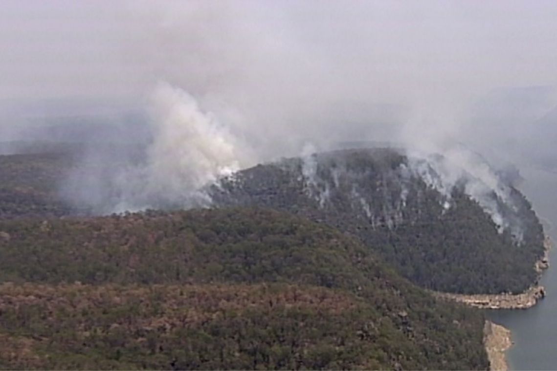 Mass evacuations urged as wildfires threaten south-east Australia
