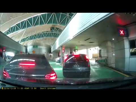 malaysian mercedes reversed and hit cam vehicle. at jb custom immigration.