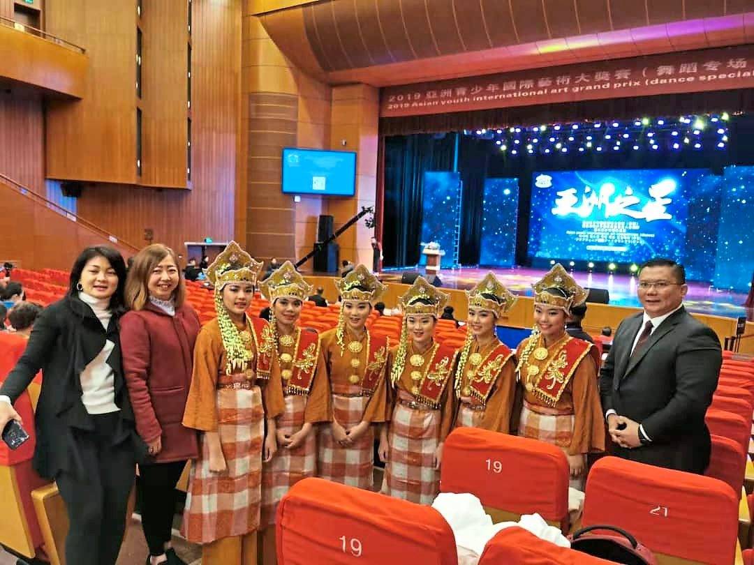 Malaysian girls shine in China dance competition