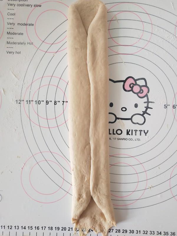 吐司吃不完别扔，加入奶茶做成甜点，甜而不腻，饭后吃享受极了