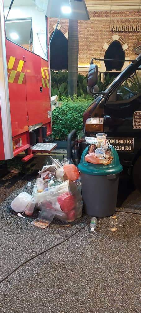 元旦倒数庆典后　隆市金三角遗留9吨垃圾量