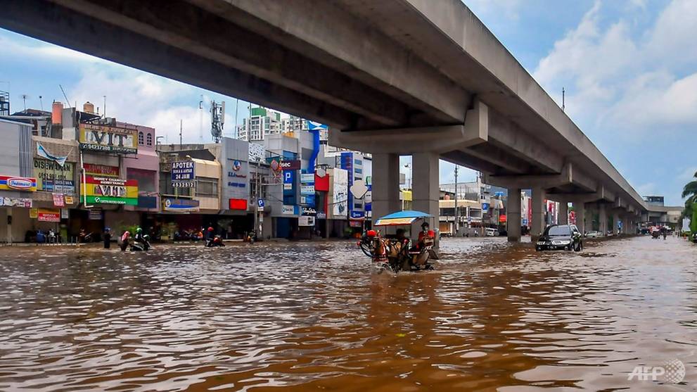 Singaporeans in Jakarta advised to prepare for possible further flooding