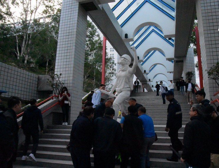 科大学生会校内展示民主女神像被搬走 引述校方称不合规矩