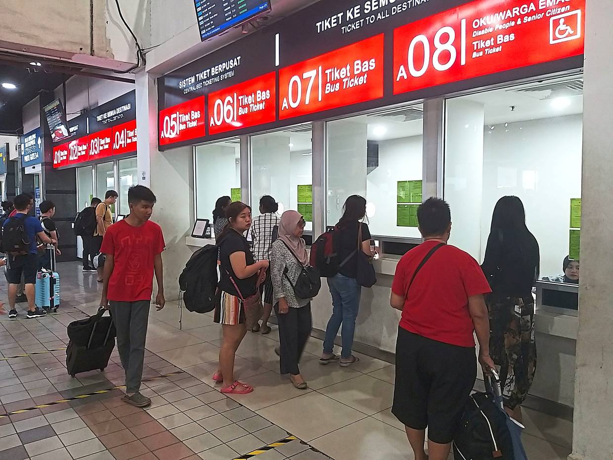 Bus operators expect CNY rush over tickets to come later