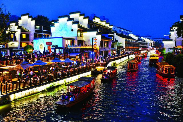 秦淮灯会除了看灯，还有这么多文化活动、文艺演出等你来玩