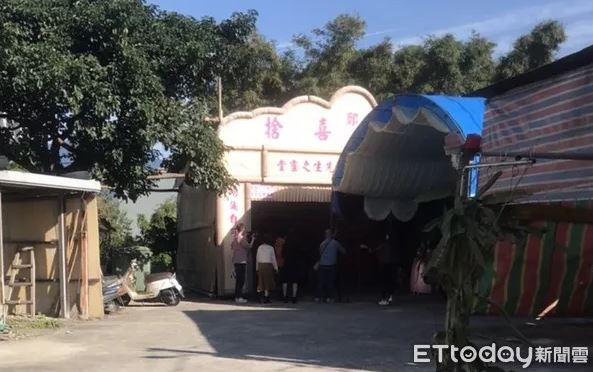 疑为争家产 父灵柩前台湾男子砍哥哥
