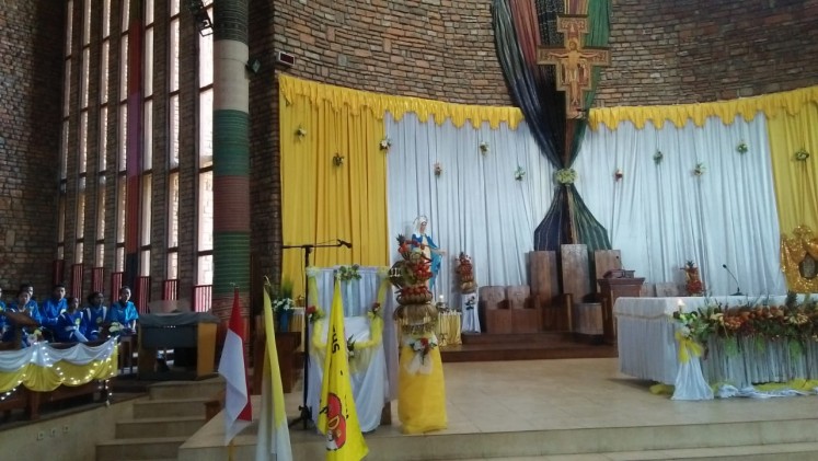 Church built by soccer great Del Piero draws visitors to East Nusa Tenggara