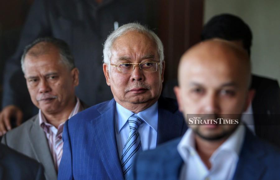 Najib escapes impeachment